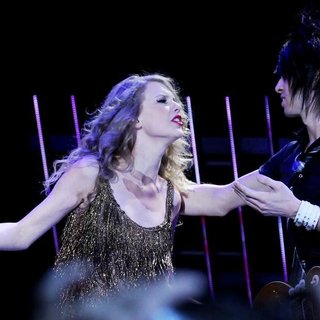 Taylor Swift in The Final Night of The 2011 CMA Music Festival Nightly Concerts