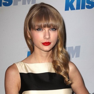 Taylor Swift in KIIS FM's Jingle Ball 2012 - Arrivals