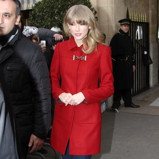 Taylor Swift in Taylor Swift Leaving Her Hotel in Paris