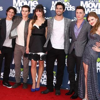 Dylan O'Brien in 2011 MTV Movie Awards - Arrivals - teen-wolf-casts-2011-mtv-movie-awards-02