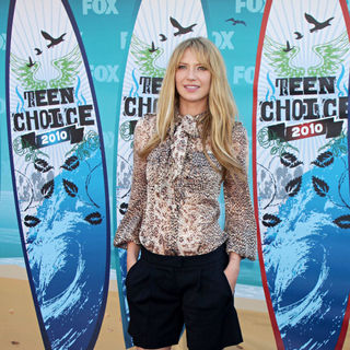 Anna Torv in The 12th Annual Teen Choice Awards 2010