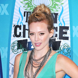 Hilary Duff in The 12th Annual Teen Choice Awards 2010