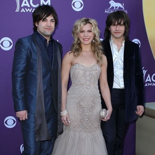 2012 ACM Awards - Arrivals