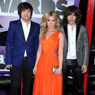 2013 CMT Music Awards - Arrivals