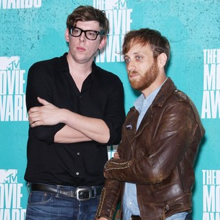 The Black Keys in 2012 MTV Movie Awards - Press Room