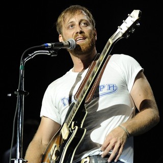 Dan Auerbach, The Black Keys in The Black Keys Perform at Molson Canadian Amphitheatre