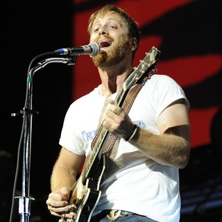 Dan Auerbach, The Black Keys in The Black Keys Perform at Molson Canadian Amphitheatre