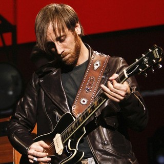 Dan Auerbach, The Black Keys in The Black Keys Performing Live