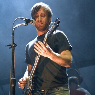 Dan Auerbach, The Black Keys in The Black Keys Performing Live