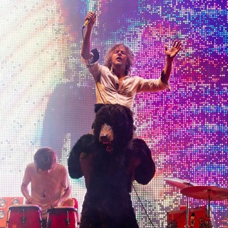 Wayne Coyne, The Flaming Lips in The Flaming Lips Performing Live on The 1st Day of Festival Sudoeste TMN