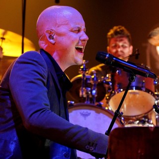 Isaac Slade, The Fray in Kelly Clarkson and The Fray Performing