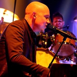 Isaac Slade, The Fray in Kelly Clarkson and The Fray Performing