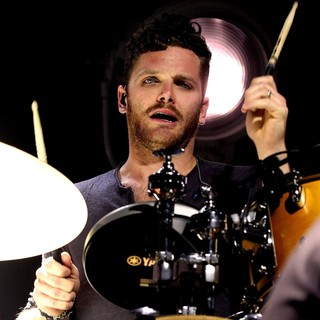 Ben Wysocki, The Fray in Kelly Clarkson and The Fray Performing