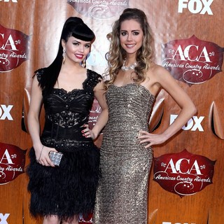 The JaneDear Girls in 2011 American Country Awards - Arrivals - the-janedear-girls-2011-american-country-awards-02