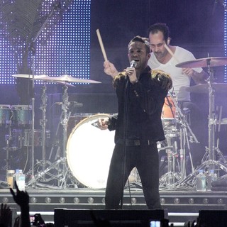 Brandon Flowers, Ronnie Vannucci, Jr., The Killers in The Killers Performing at The American Airlines Arena