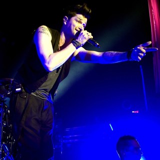 Danny O'Donoghue, The Script in The Script Perform Live