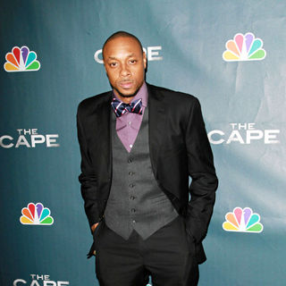 Dorian Missick in Premiere Party for "The Cape"
