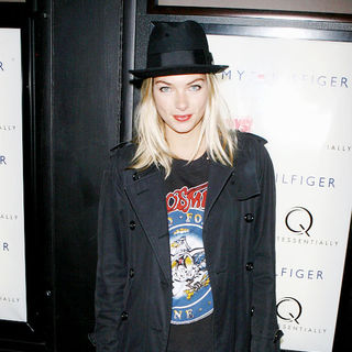 The Premiere of 'The Runaways' - Arrivals - the_runaways_14_wenn2777430