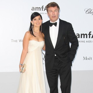 Hilaria Thomas, Alec Baldwin in AmfAR's Cinema Against AIDS Gala 2012 - During The 65th Annual Cannes Film Festival