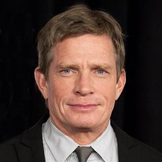 Thomas Haden Church in New York Premiere of We Bought a Zoo - Arrivals - thomas-haden-church-premiere-we-bought-a-zoo-01