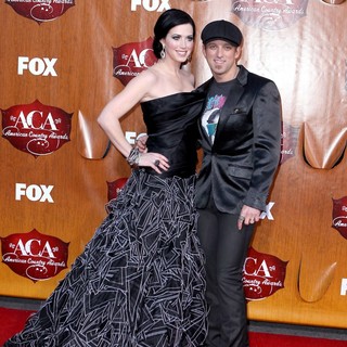 Thompson Square in 2011 American Country Awards - Arrivals