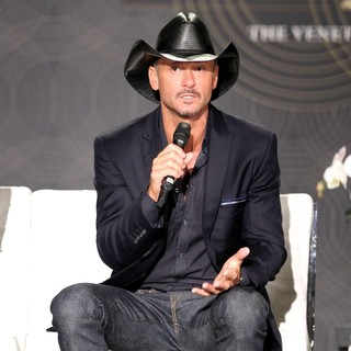 Tim McGraw in Tim McGraw and Faith Hill Hold A Town Hall Style Press Conference to Promote Their Soul2Soul Show