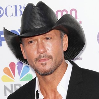 Tim McGraw in Stand Up To Cancer 2012 - Arrivals