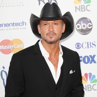 Tim McGraw in Stand Up To Cancer 2012 - Arrivals