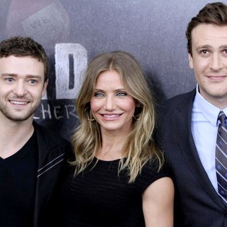 Cameron Diaz in World Premiere of Bad Teacher - Arrivals - timberlake-diaz-segel-premiere-bad-teacher-01