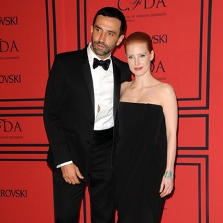 Jessica Chastain in 2013 CFDA Awards - Arrivals - tisci-chastain-2013-cfda-awards-01