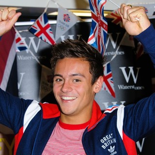 Tom Daley in Tom Daley Signs Copies of His Autobiography My Story