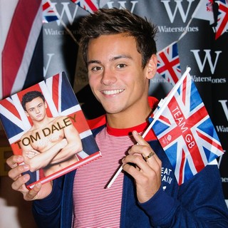 Tom Daley in Tom Daley Signs Copies of His Autobiography My Story