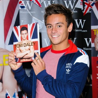 Tom Daley in Tom Daley Signs Copies of His Autobiography My Story