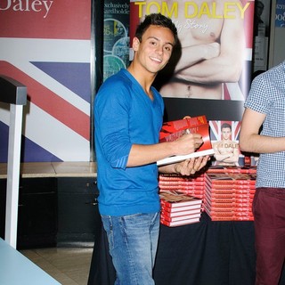 Tom Daley in Tom Daley Signs Copies of His Autobiography My Story