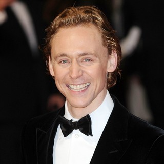 Tom Hiddleston in Orange British Academy Film Awards 2012 - Arrivals