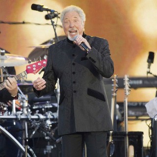 Tom Jones in The Diamond Jubilee Concert