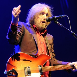 Tom Petty and the Heartbreakers Performing - tom-petty-the-heartbreakers-performing-01
