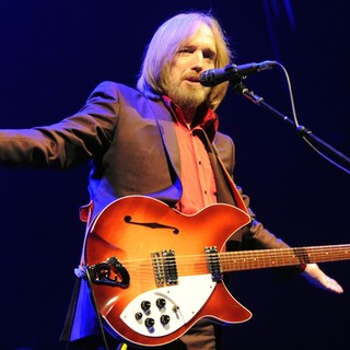 Tom Petty and the Heartbreakers Performing - tom-petty-the-heartbreakers-performing-02