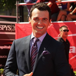 Tony Dovolani