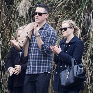 Jim Toth, Reese Witherspoon in Reese Witherspoon Watches Son Deacon's Soccer Game
