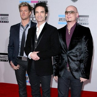 Train in 2010 American Music Awards - Arrivals