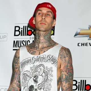 Blink-182 in The 2011 Billboard Music Awards - Press Room - travis-barker-2011-billboard-music-awards-04