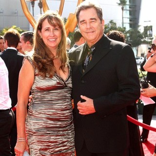 Wendy Treece, Beau Bridges in 2011 Primetime Creative Arts Emmy Awards - Arrivals
