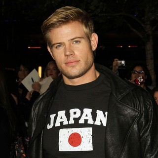Trevor Donovan in The Twilight Saga's Breaking Dawn Part I World Premiere - trevor-donovan-premiere-breaking-dawn-1-02