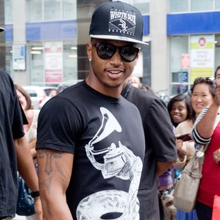Trey Songz in Trey Songz Leaving His Manhattan Hotel