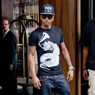 Trey Songz in Trey Songz Leaving His Manhattan Hotel