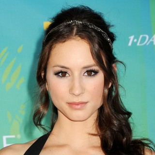 Troian Bellisario in 2011 Teen Choice Awards - troian-bellisario-2011-teen-choice-awards-01