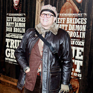 Joe Pantoliano in New York Premiere of 'True Grit' - true_grit_38_wenn3144004