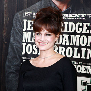 Carla Gugino in New York Premiere of 'True Grit'
