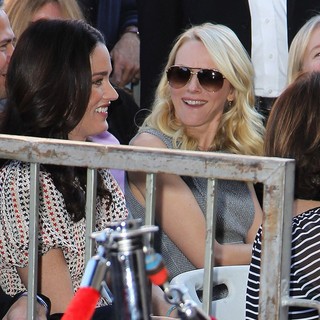 Naomi Watts in Simon Baker Is Honoured with A Star on The Hollywood Walk of Fame - tunney-watts-simon-baker-walk-of-fame-01